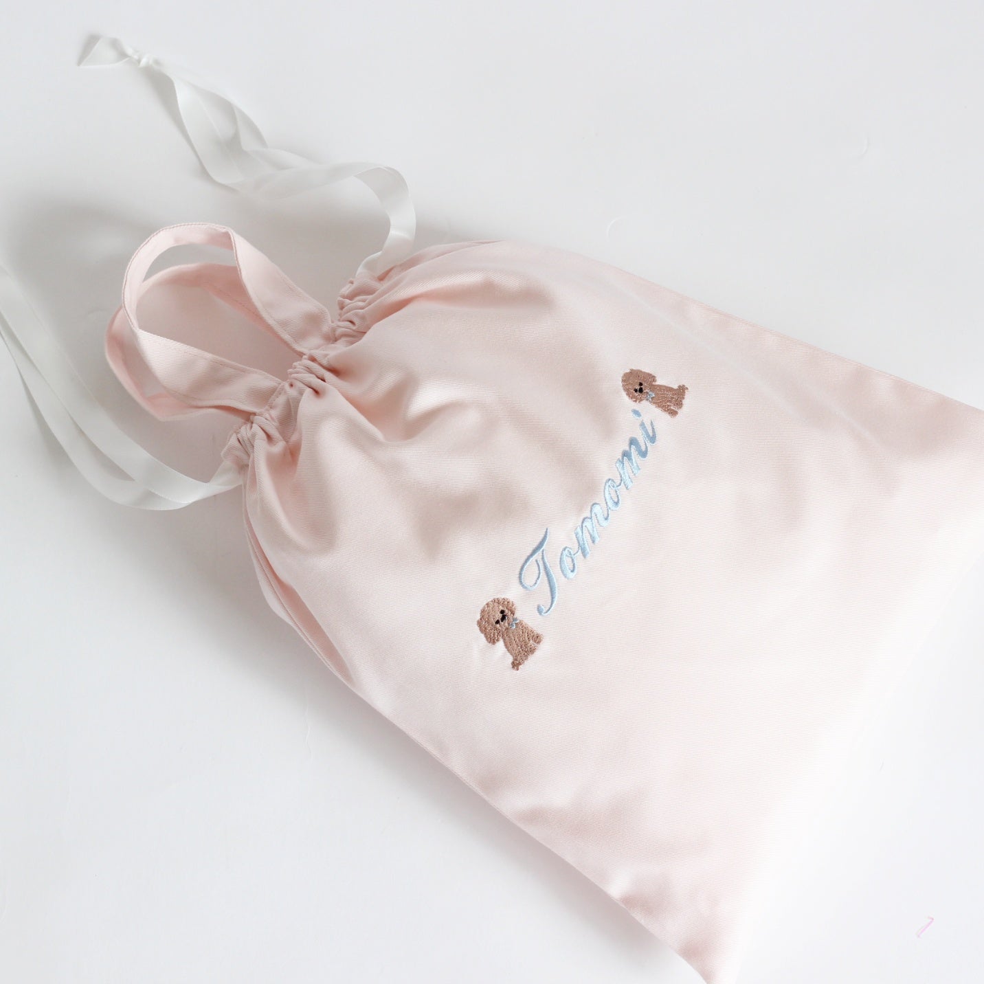 【もこもこプードルちゃん+名入れ刺繍】巾着袋L持ち手つき(4色)