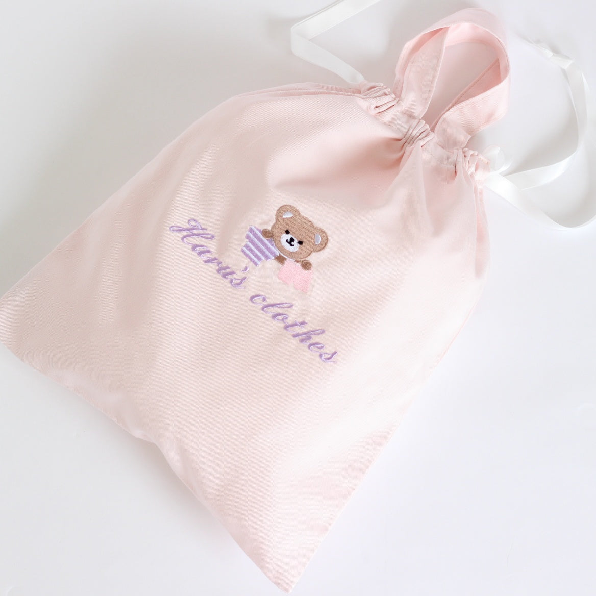 くまちゃんとお洋服モチーフの名入れ巾着袋L お着替え袋
