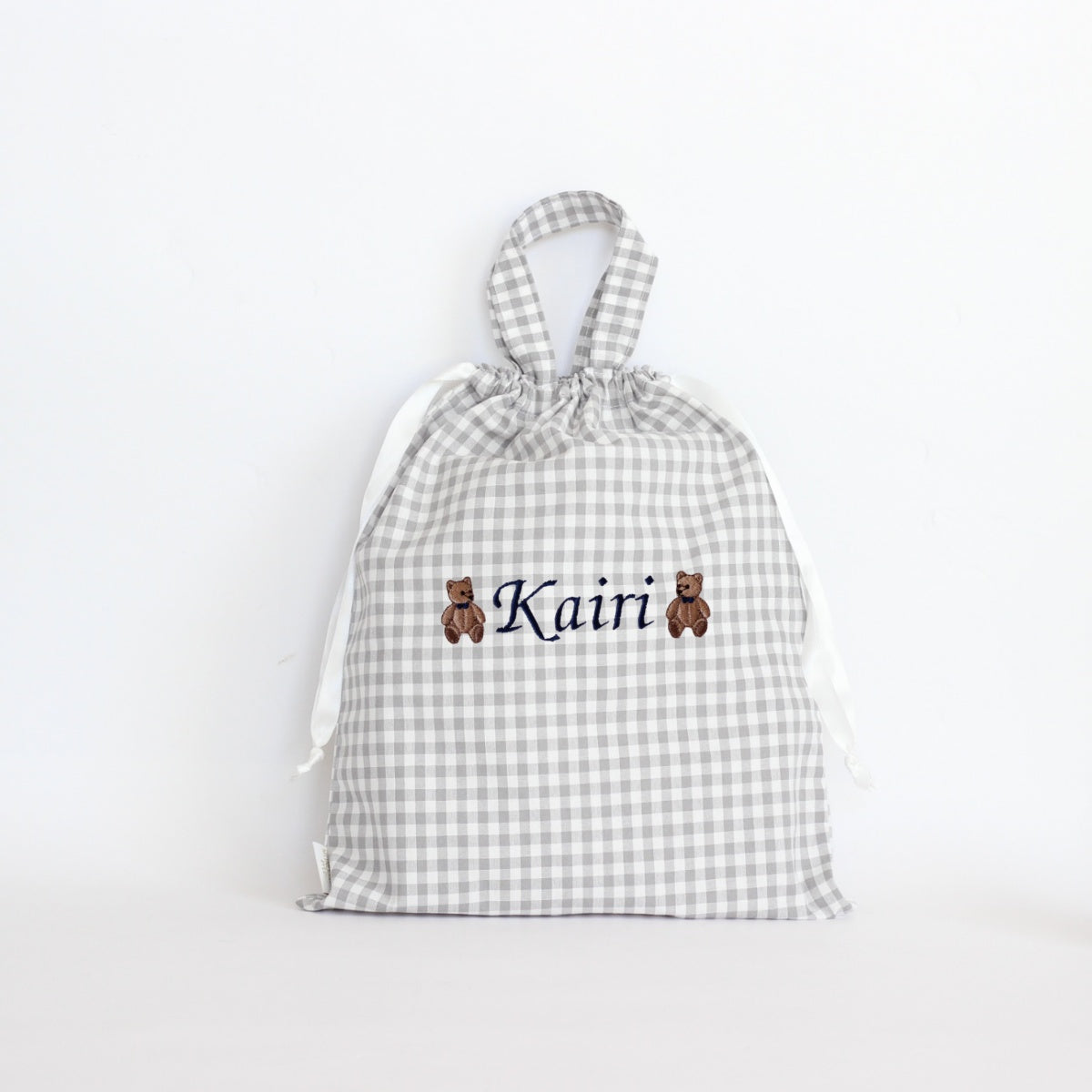 【おすましくまちゃん+名入れ刺繍】巾着袋3種類セット(チェック柄3色)