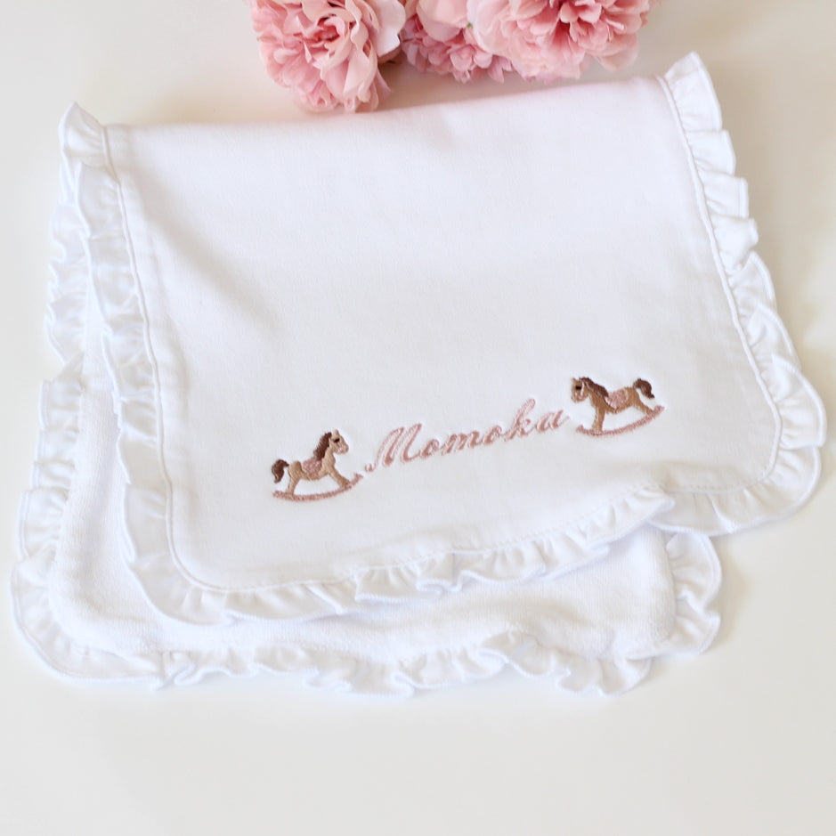 【選べるモチーフ+名入れ刺繍】フリルデザインのバープクロス