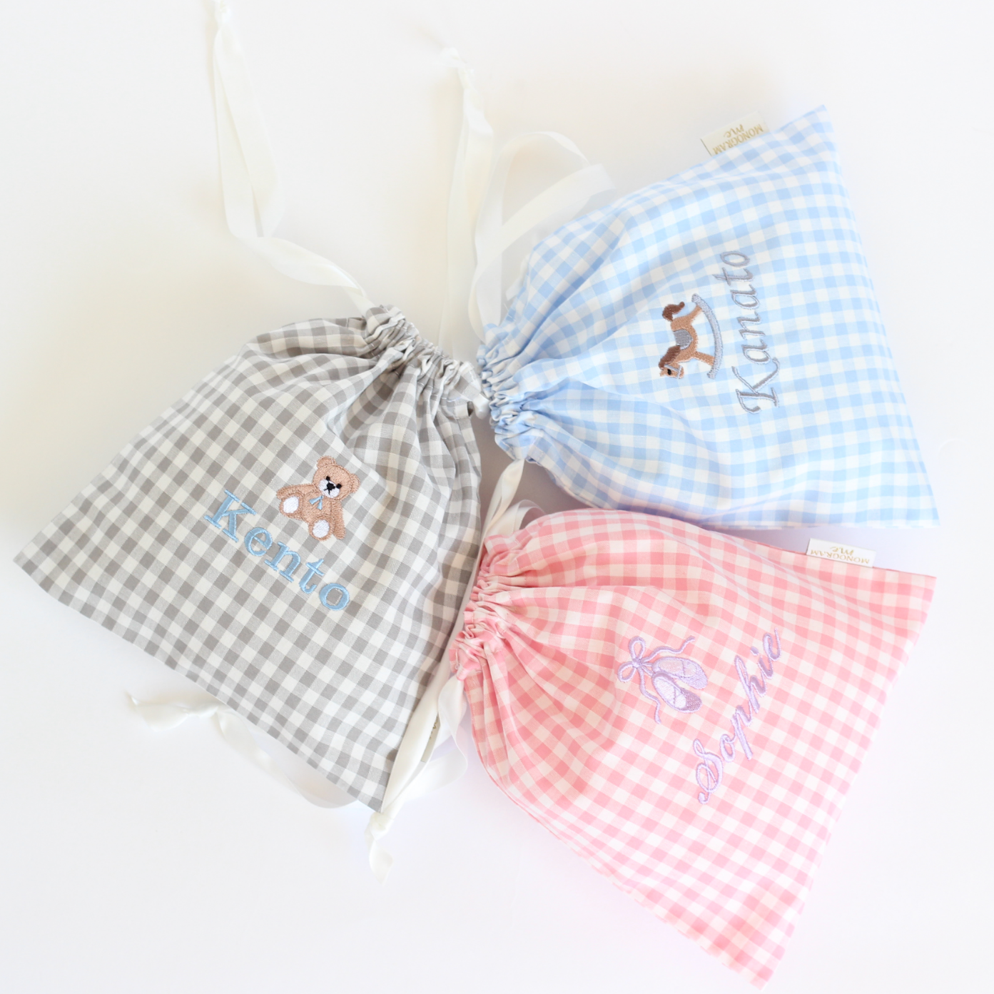 【くまちゃん+名入れ刺繍】巾着袋Sマチなし(チェック柄3色)