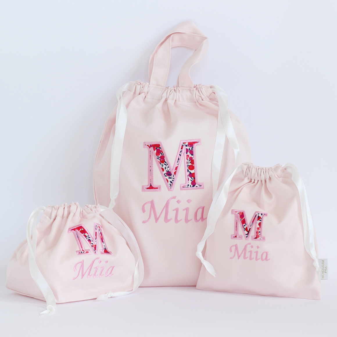 【リバティファブリックのアップリケ+名入れ刺繍】巾着袋3種類セット(4色)
