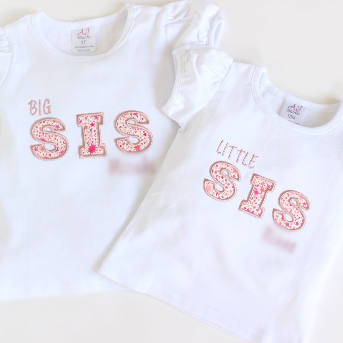 リバティアップリケのSister「SIS」お揃いTシャツ1歳から6歳パフスリーブ