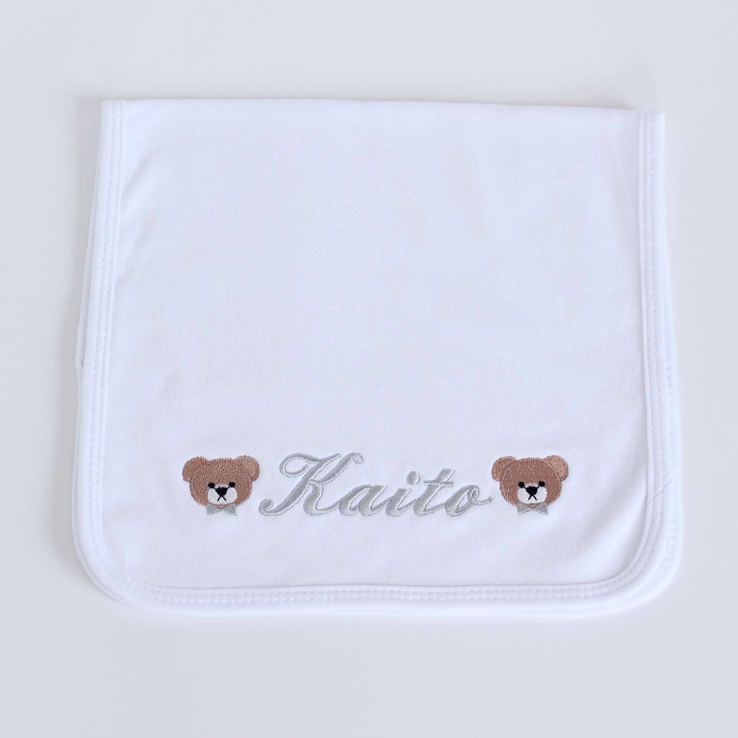 【選べるモチーフ+名入れ刺繍】シンプルデザインのバープクロス