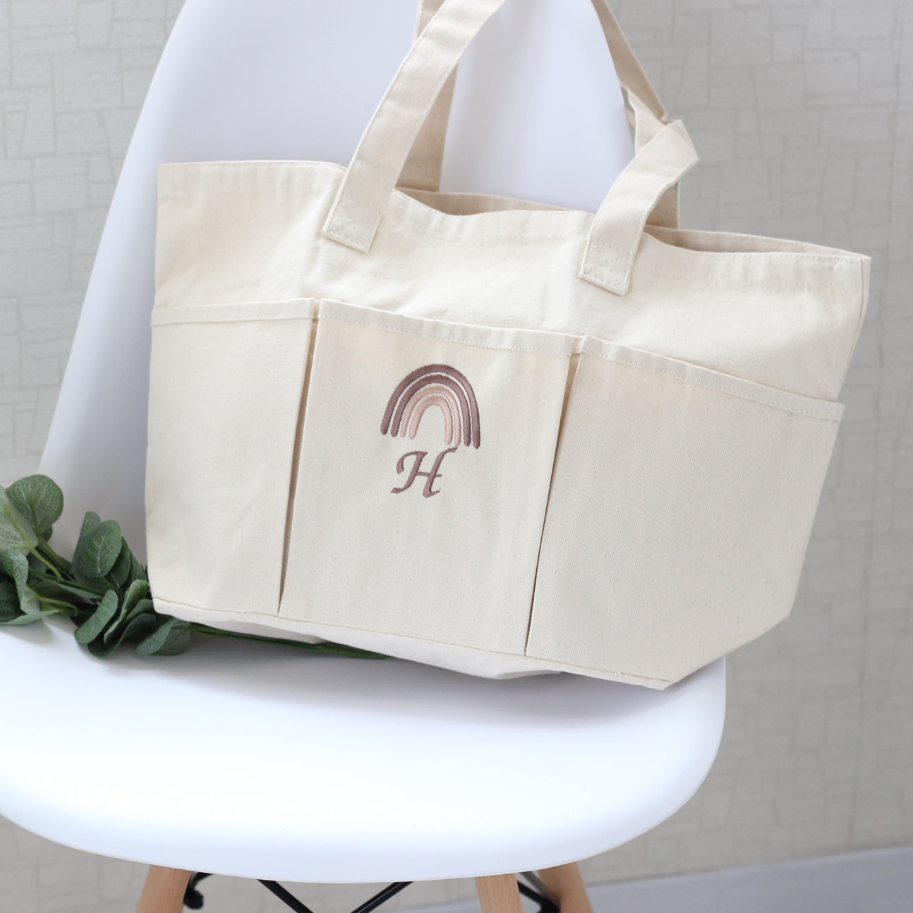 レインボー柄とお名前刺繍の6ポケットトートバッグマザーズバッグ