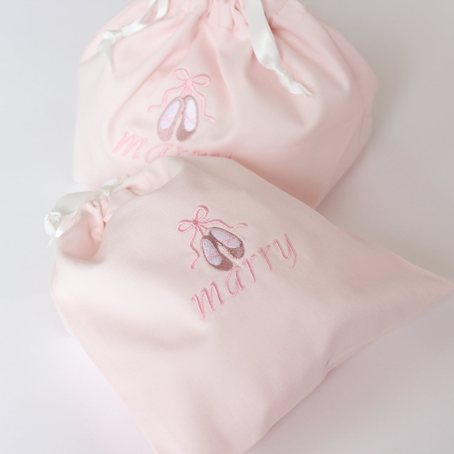 【トゥーシューズ+名入れ刺繍】巾着袋Sマチなし(無地4色)