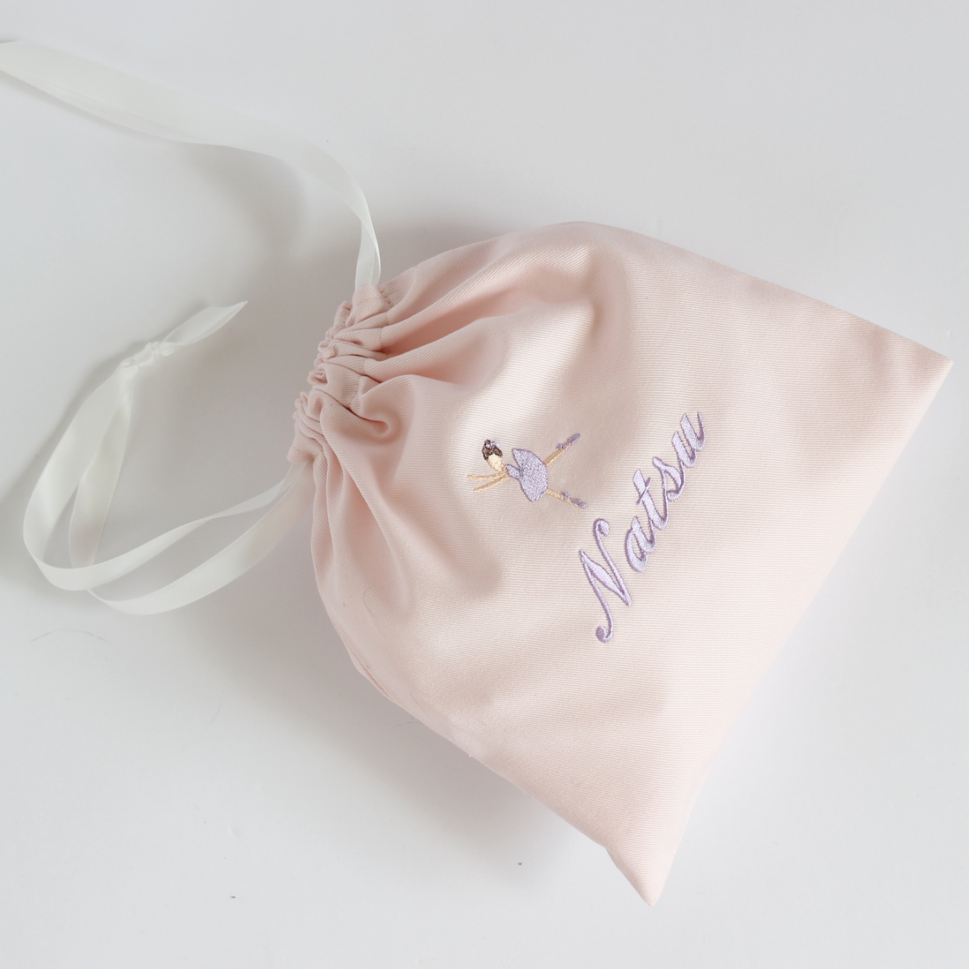 【踊るバレリーナちゃん+名入れ刺繍】巾着袋Sマチなしドローストリングバッグ（４色）