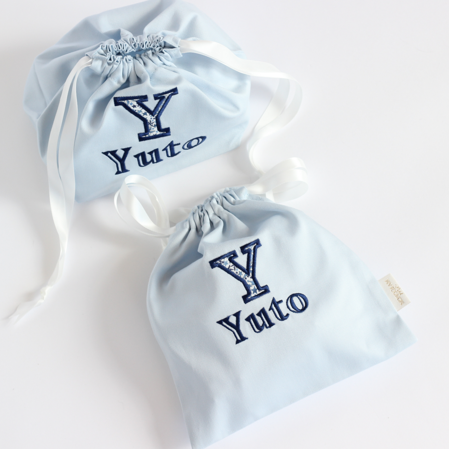 【リバティファブリックのアップリケ+名入れ刺繍】巾着袋Sマチなし（4色）