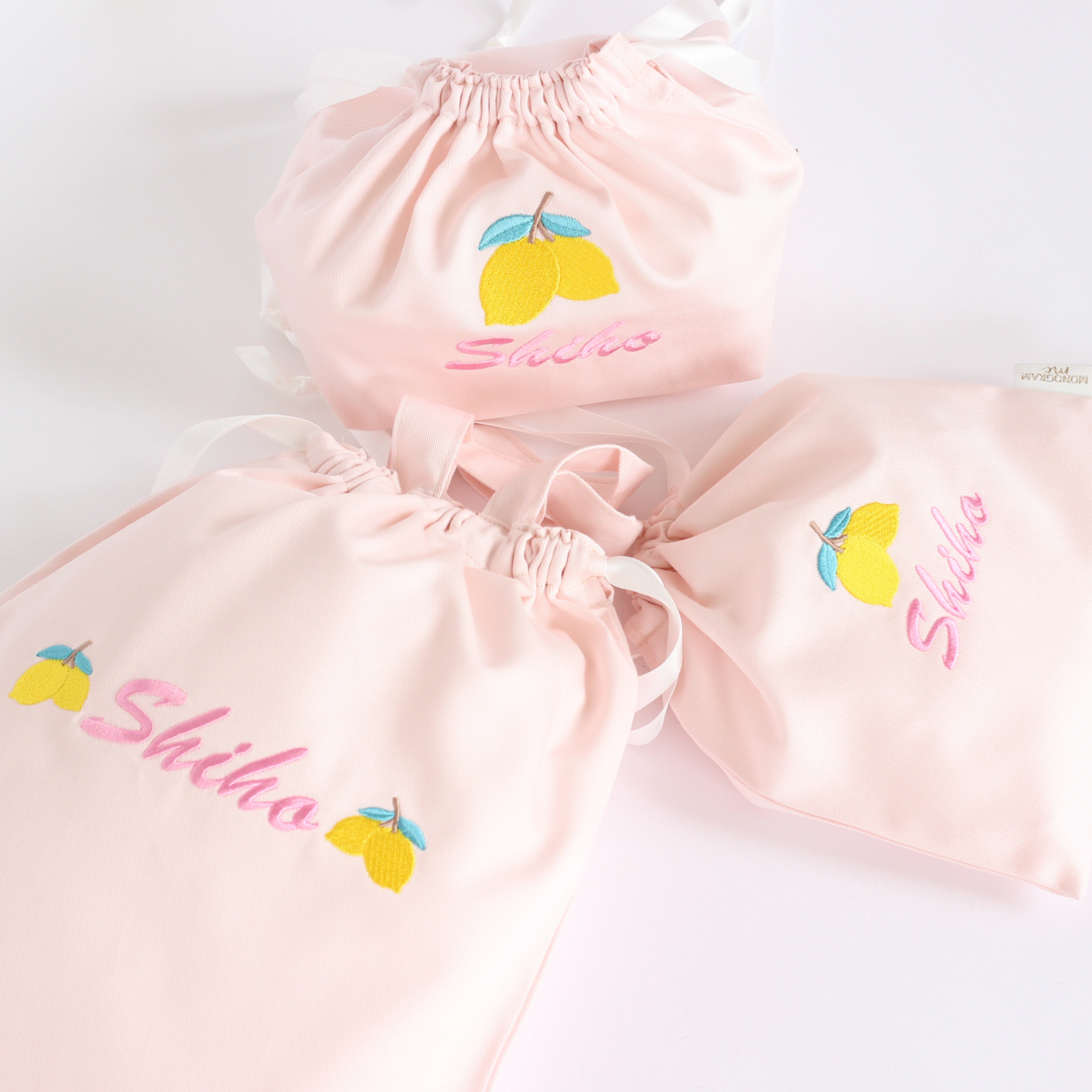 【レモン🍋+名入れ刺繍】巾着袋Mマチ付きドローストリングバッグ（4色）