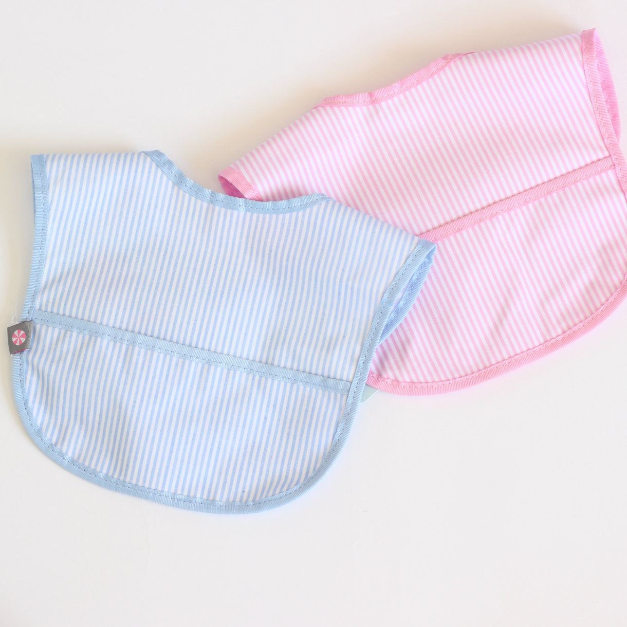 【選べるモチーフ+名入れ刺繍】お食事ビブ（スタイ）pink stripe