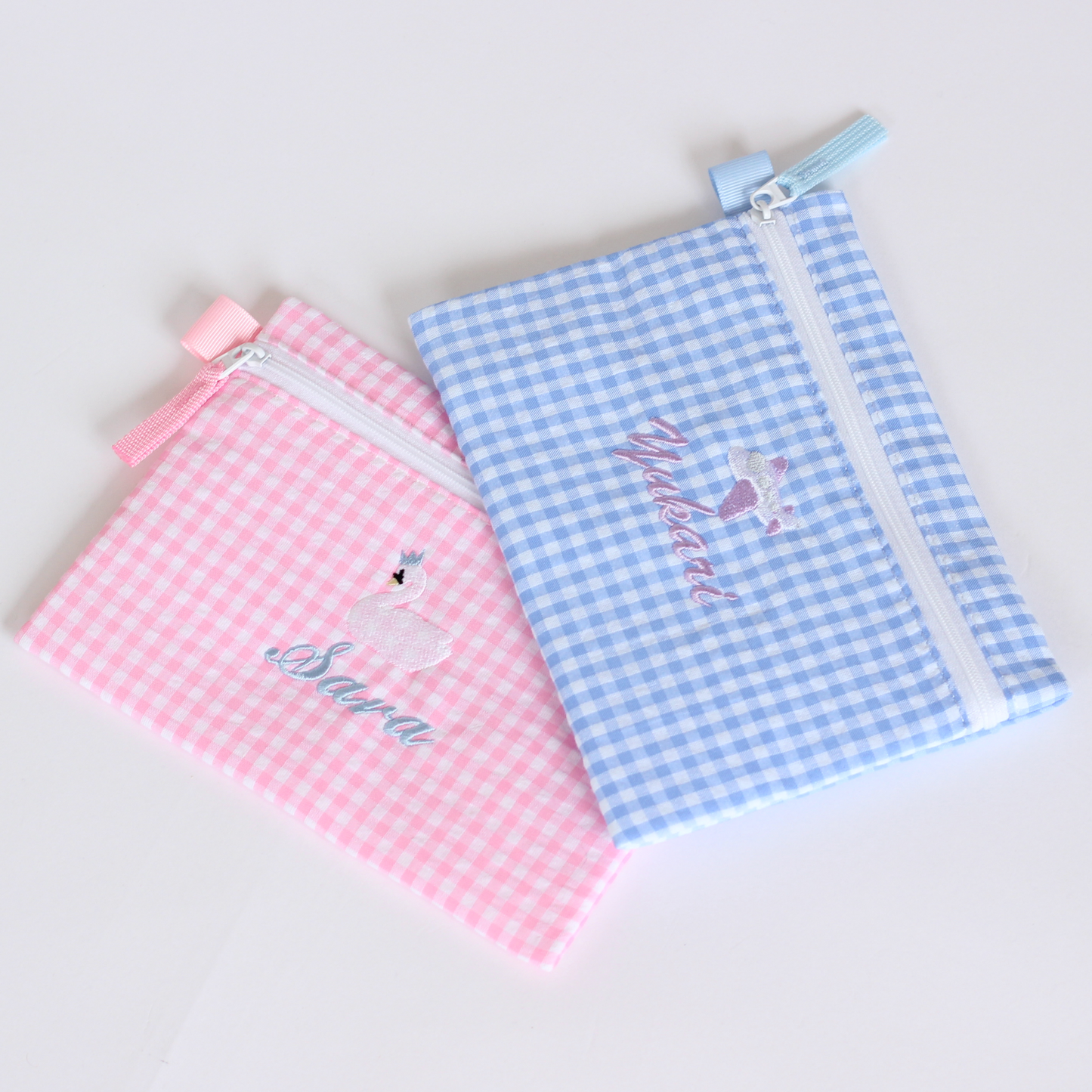 【選べるモチーフ+名入れ刺繍】フラットポーチblue gingham check