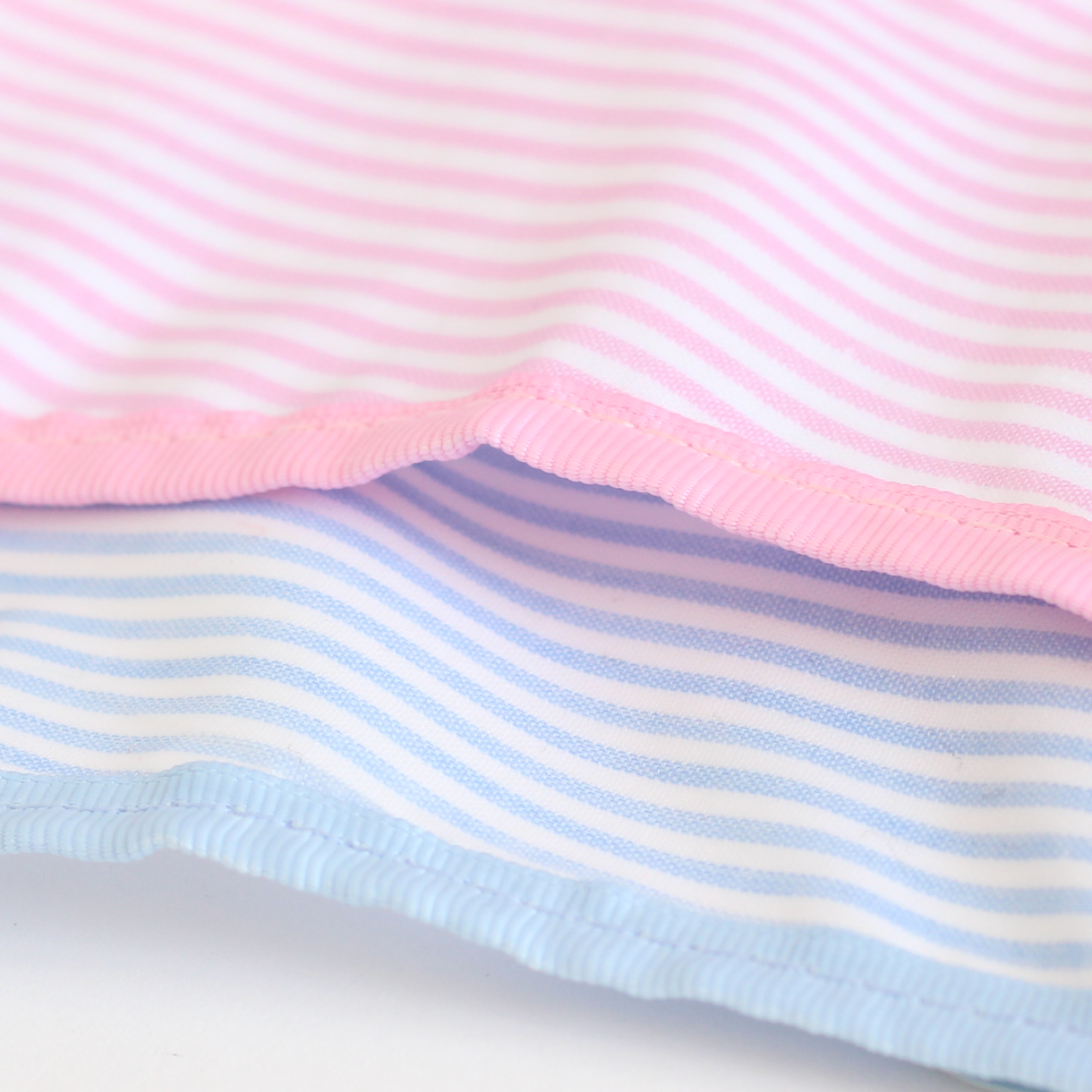 【選べるモチーフ+名入れ刺繍】お食事ビブ（スタイ）pink stripe