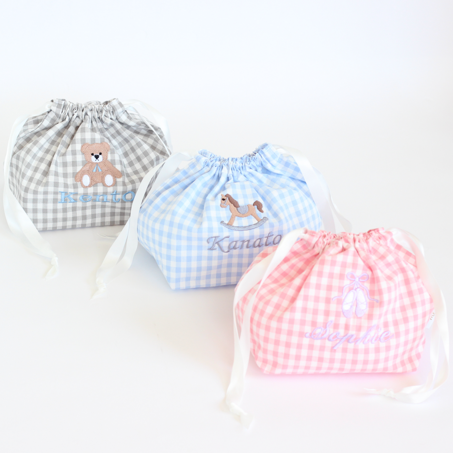 【選べるモチーフ＋名入れ刺繍】巾着袋Mマチ付きドローストリングバッグ（チェック柄グレー）