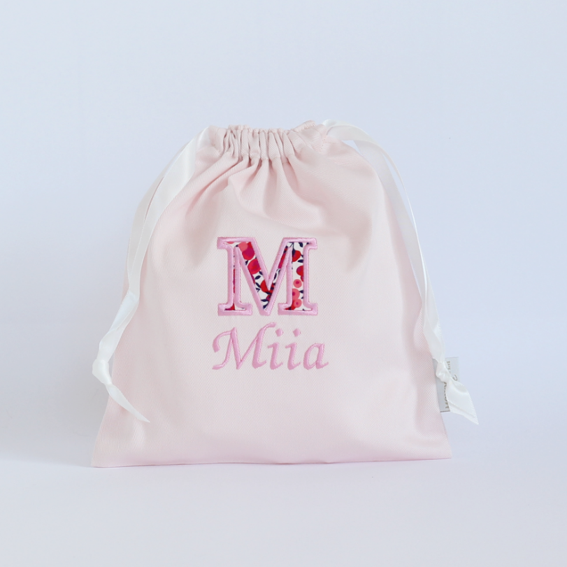 【リバティファブリックのアップリケ+名入れ刺繍】巾着袋Sマチなし（4色）