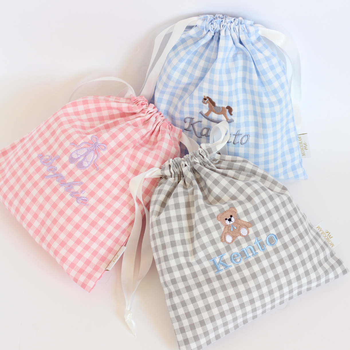 【選べるモチーフ＋名入れ刺繍】巾着袋Sドローストリングバッグ（チェック柄ピンク）