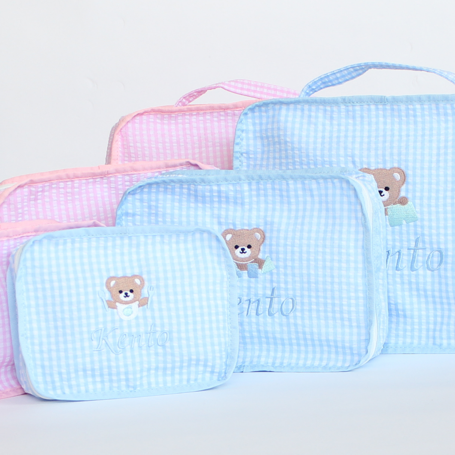 【くまちゃんのお出かけモチーフ+名入れ刺繍】スタッキングポーチ３点セットcheck seersucker