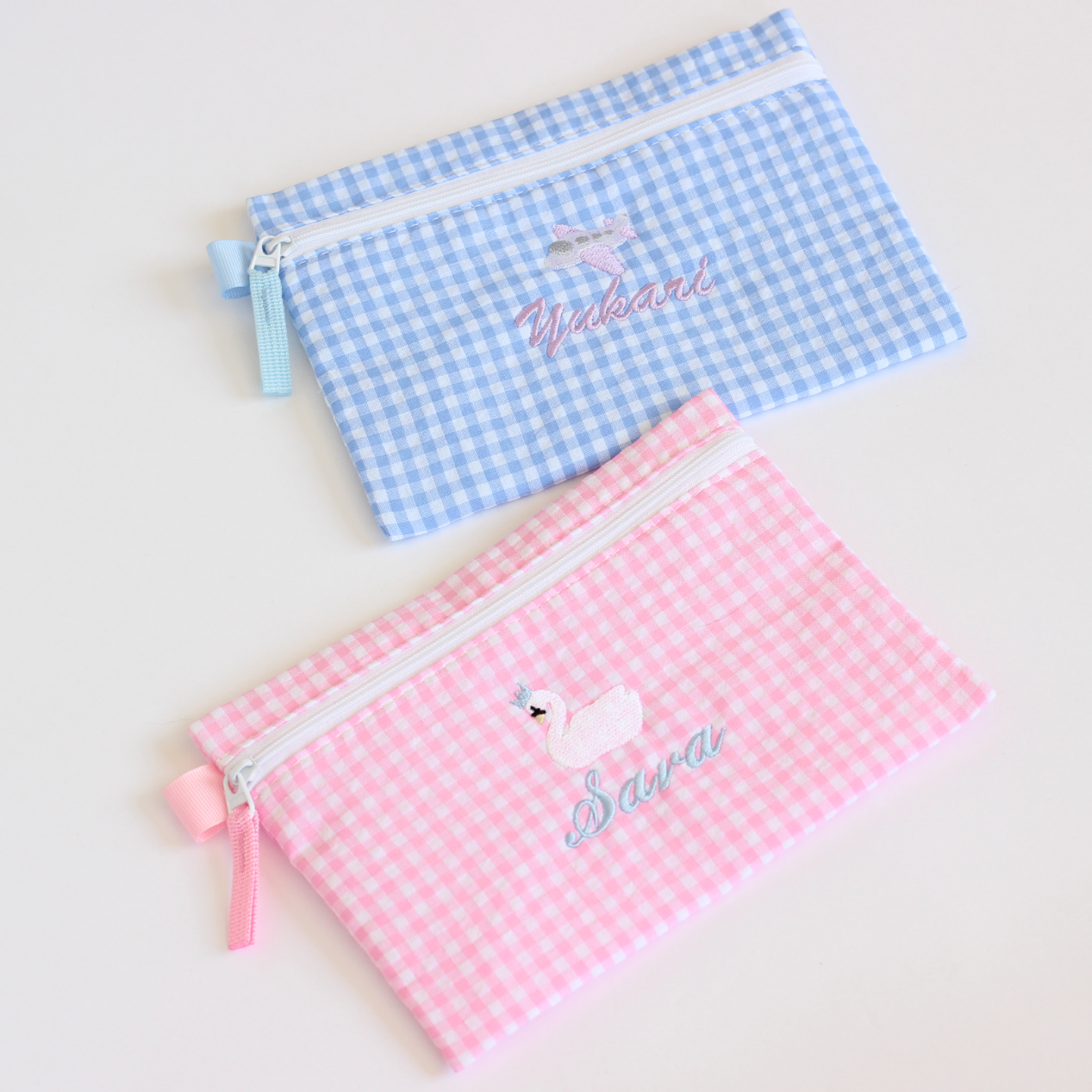 【選べるモチーフ+名入れ刺繍】フラットポーチblue gingham check