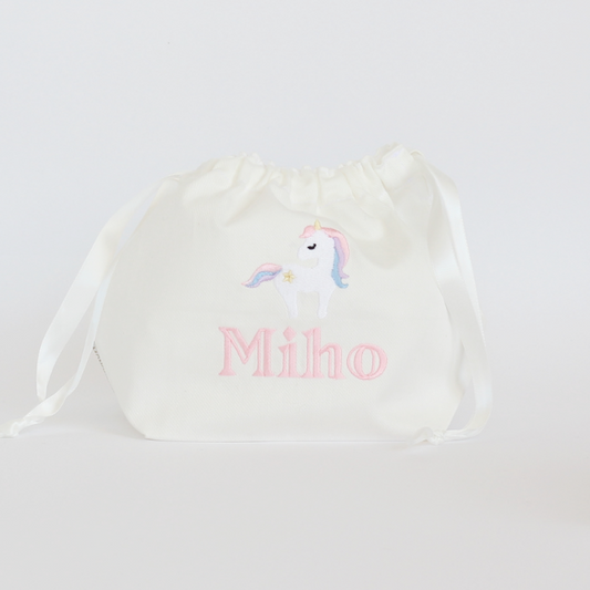 【ユニコーン+名入れ刺繍】巾着袋Mマチ付きドローストリングバッグ（4色）