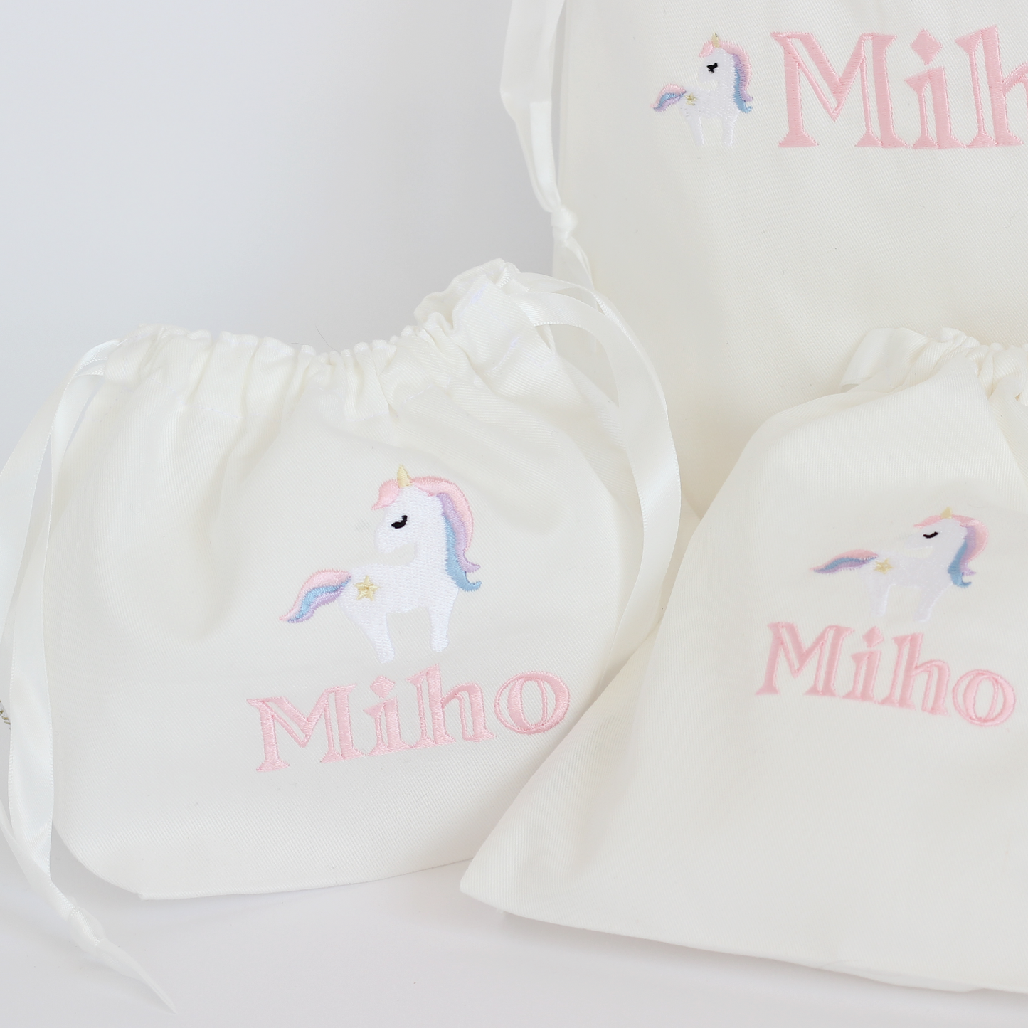 【ユニコーン+名入れ刺繍】巾着袋Mマチ付きドローストリングバッグ（4色）