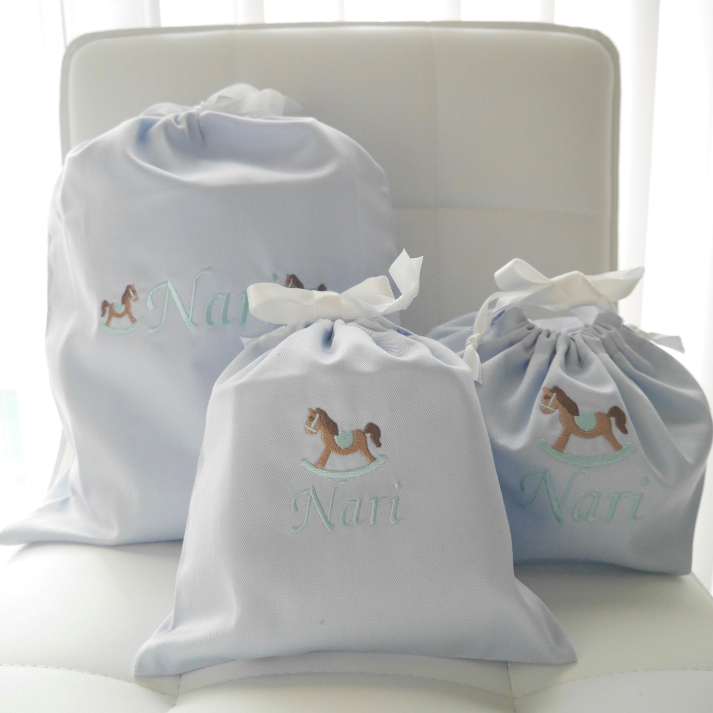 【ロッキングホース+名入れ刺繍】巾着袋L持ち手付き（4色）