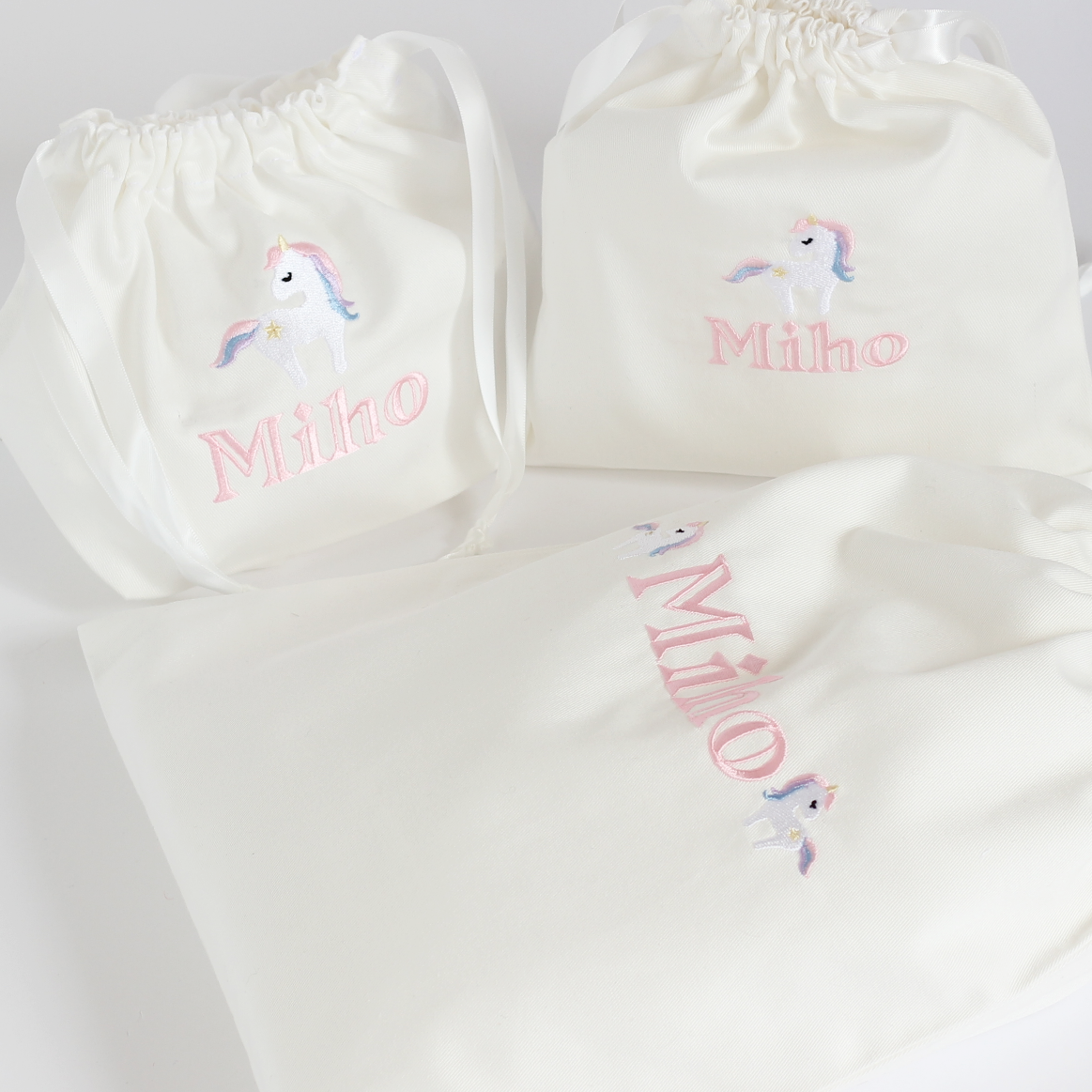 【ユニコーン+名入れ刺繍】巾着袋Mマチ付きドローストリングバッグ（4色）