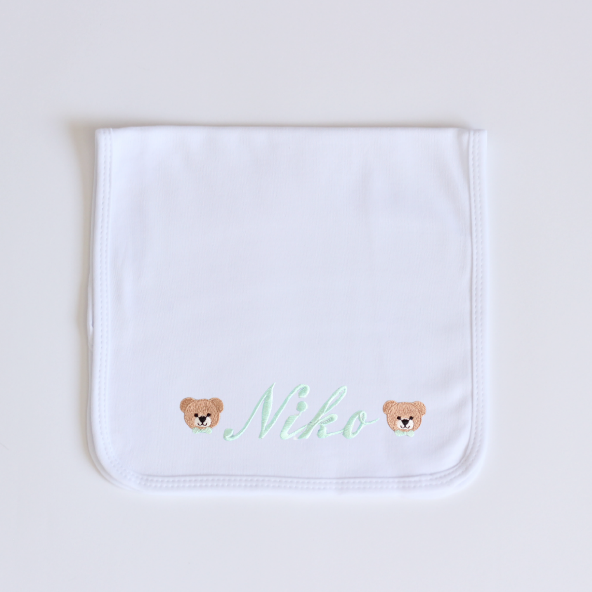 【選べるモチーフ＋名入れ刺繍】シンプルデザインのバープクロス