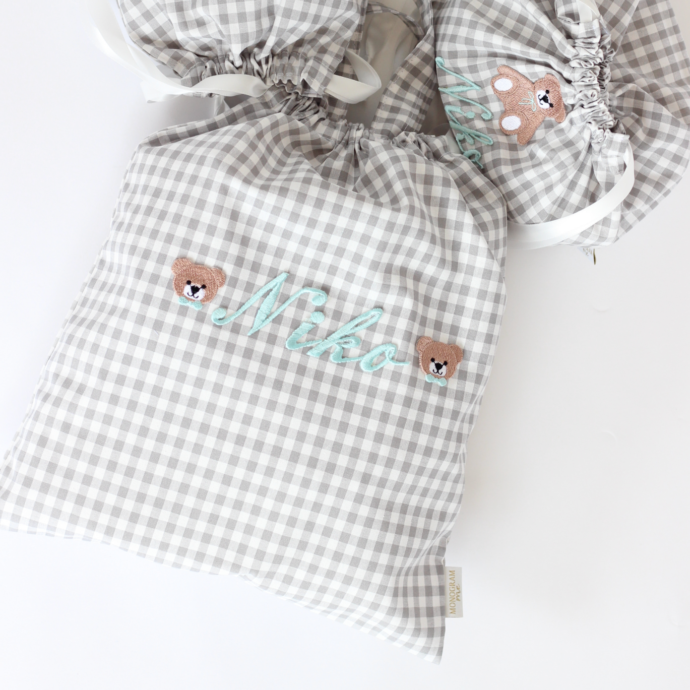【選べるモチーフ＋名入れ刺繍】巾着L持ち手付きドローストリングバッグ（チェック柄グレー）
