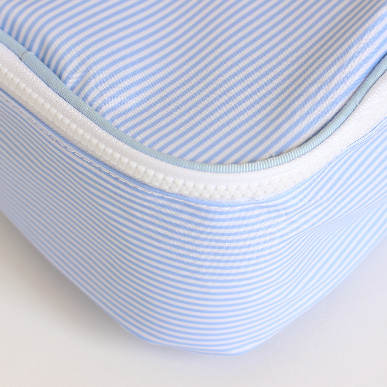 【選べるモチーフ】お名前刺繍入りクーラーバッグblue stripe