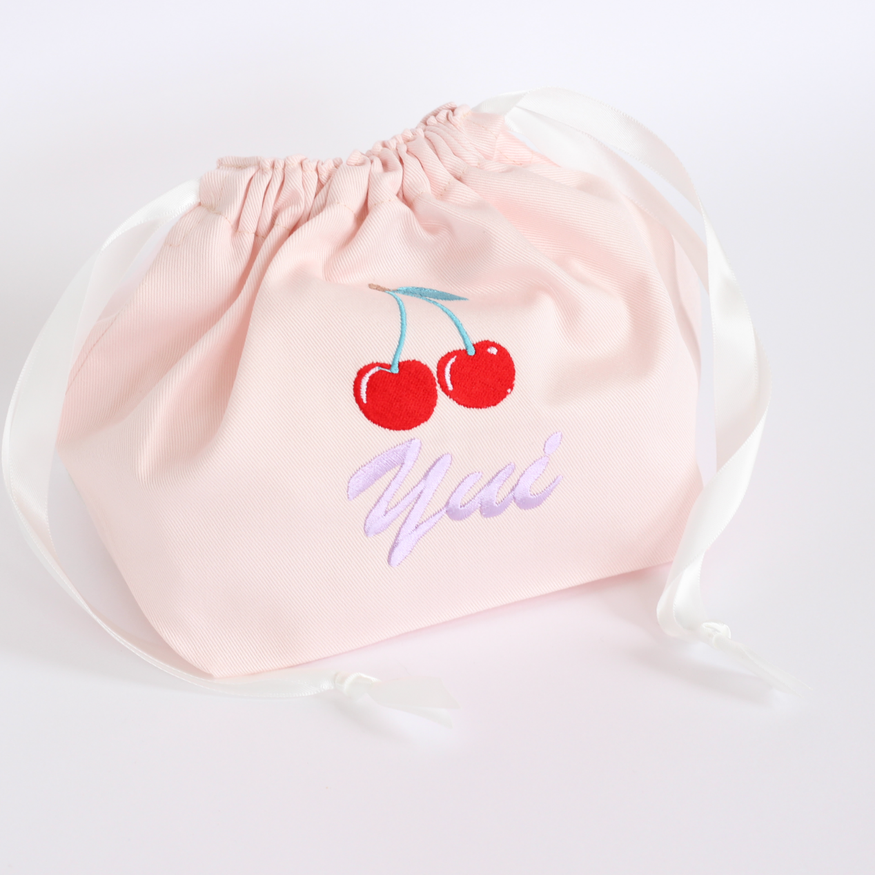 【チェリー🍒+名入れ刺繍】巾着袋Mマチ付きドローストリングバッグ（4色）