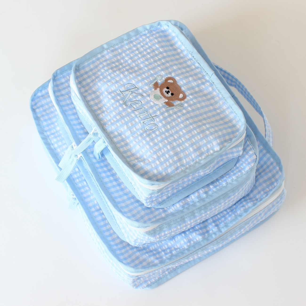 【くまちゃんのお出かけモチーフ+名入れ刺繍】スタッキングポーチ３点セットcheck seersucker