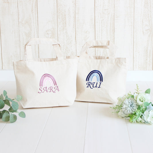 レインボー柄の名入れランチバッグ